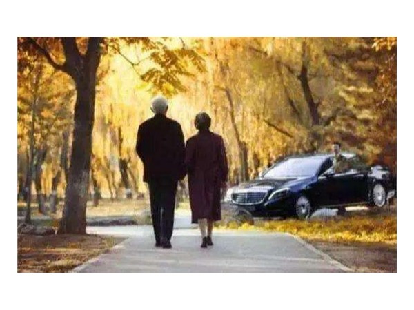 為什么要給父母買一把指紋鎖？這兩個忘帶鑰匙的新聞就是答案